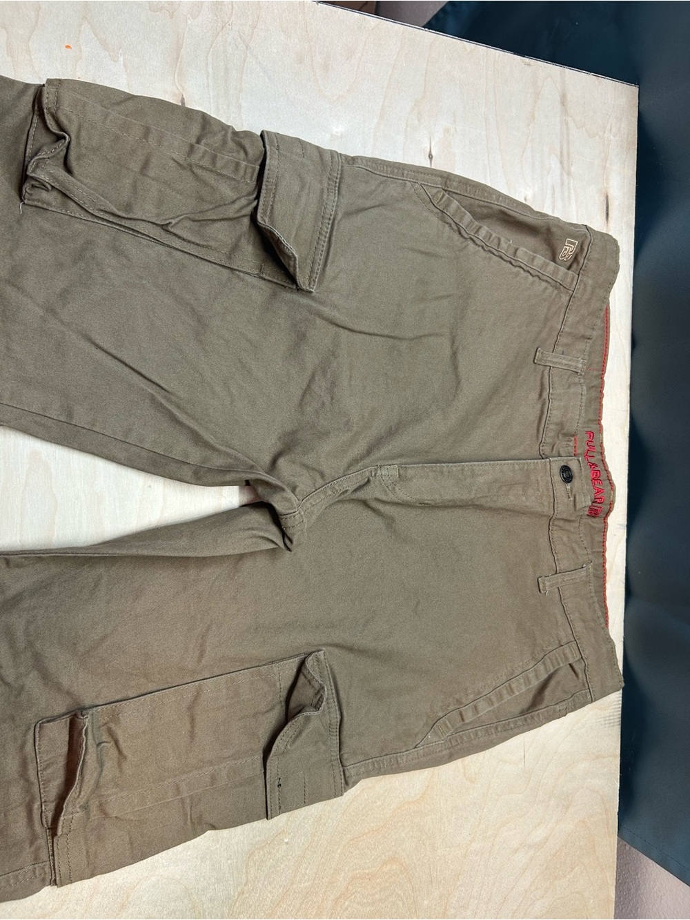 Pull&Bear Men's Cargo Pants in Olive